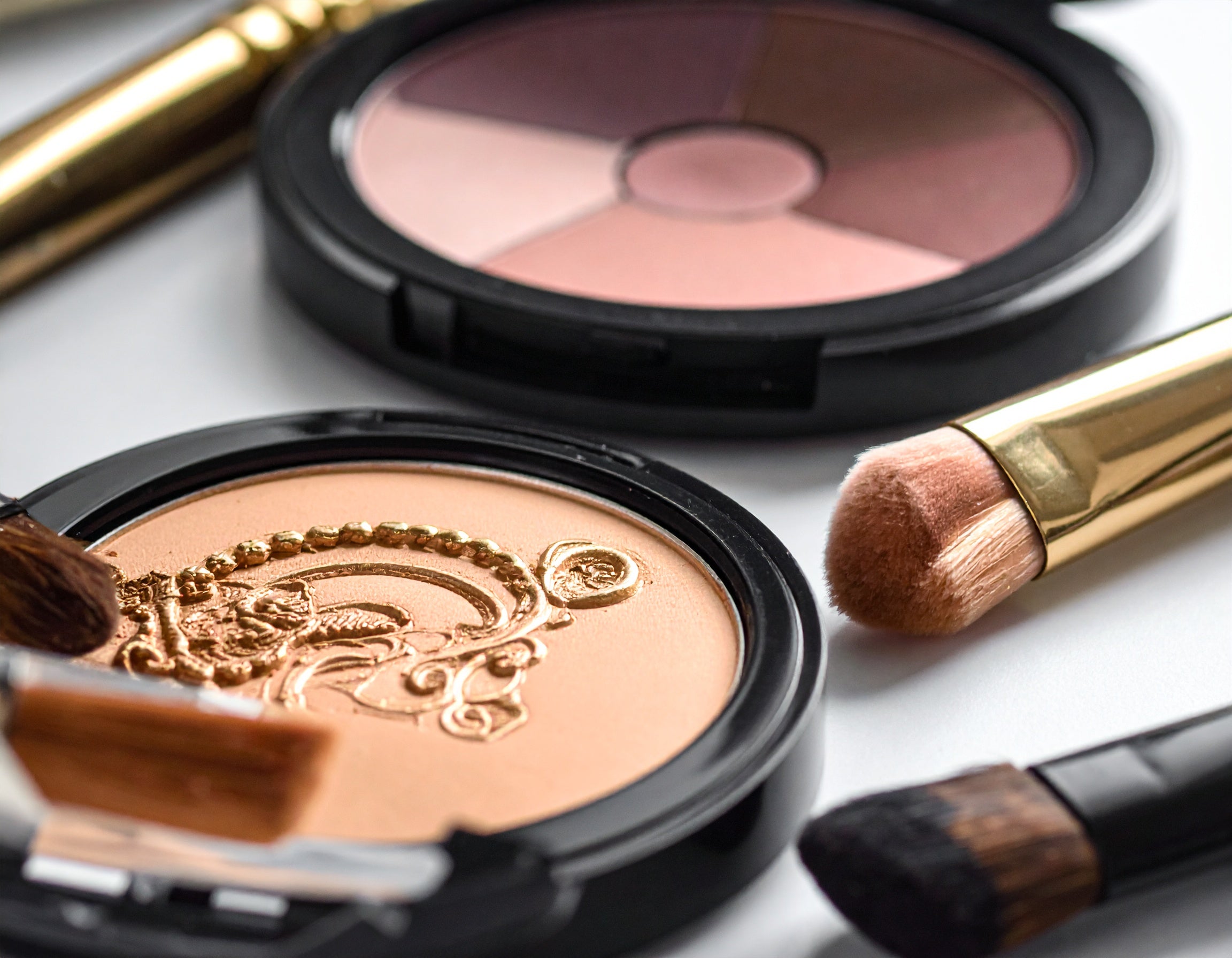Cosmetics & Beauty Accessories
