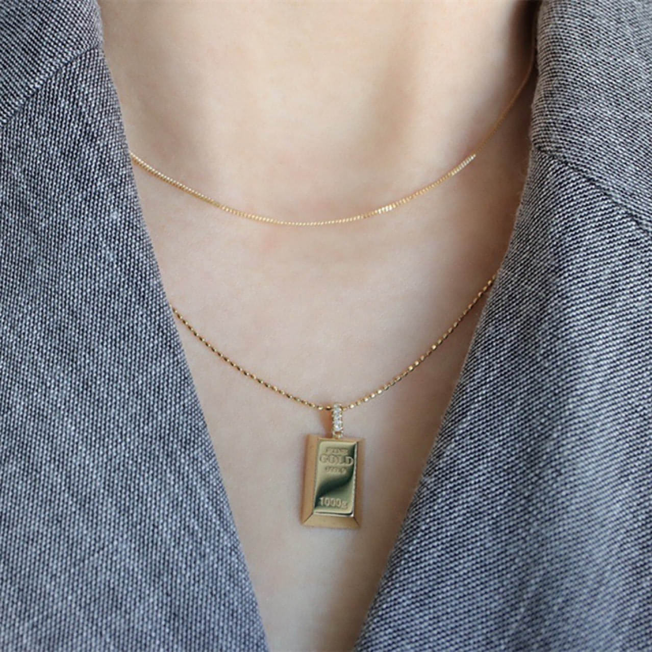 LuxeJewels™ – AurumBar Diamond Pendant Necklace